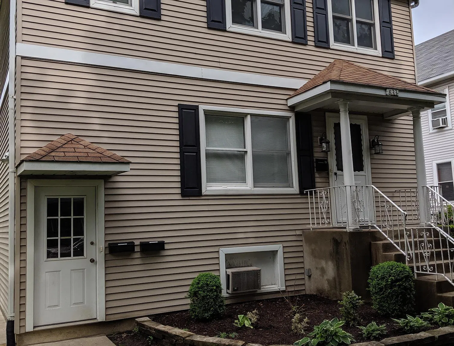 833 Elgin Ave — Photo 1