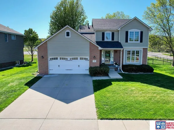 5501 S 72nd St, Lincoln, NE 68516
