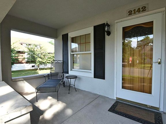 3rd image of 2122 Woodbourne Ave