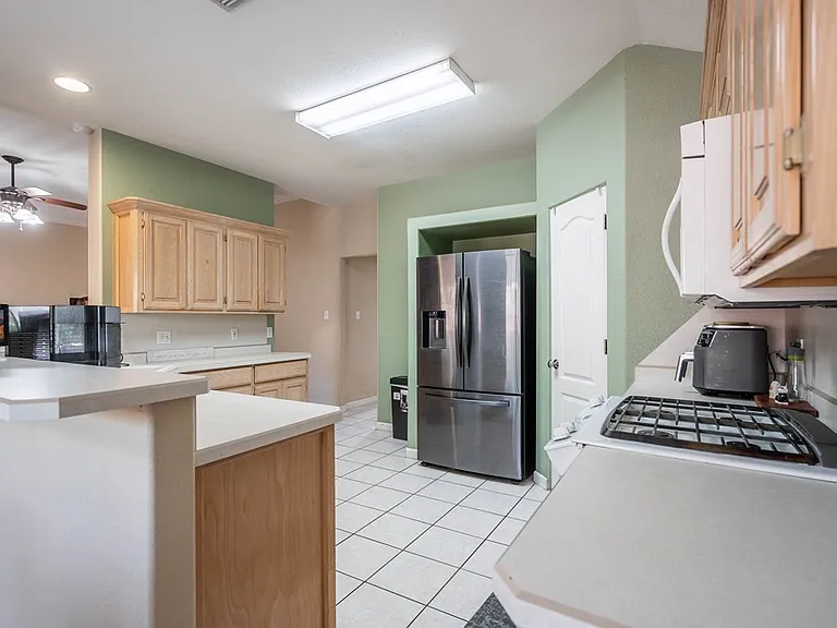 5112 Lavaca Ave — Photo 4