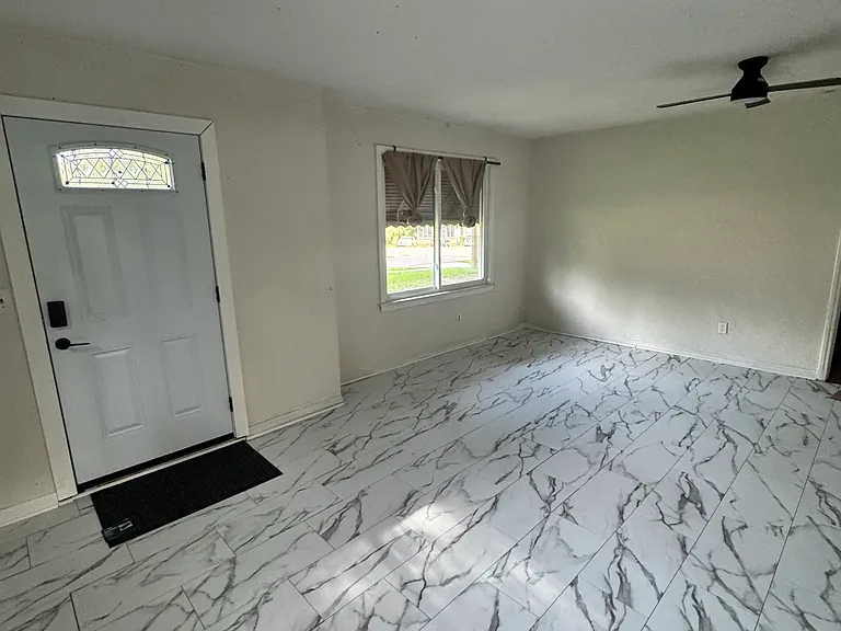 Marvin Ave — Photo 4