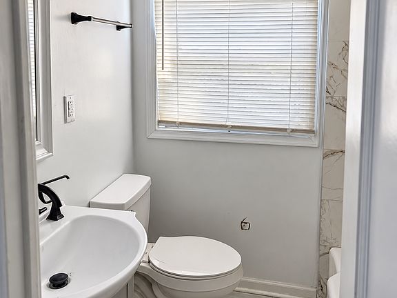4th image of 7526 Rabon Ave