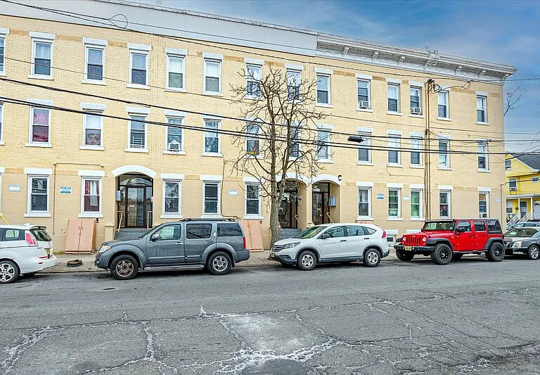 424 Division St #3 — Photo 3
