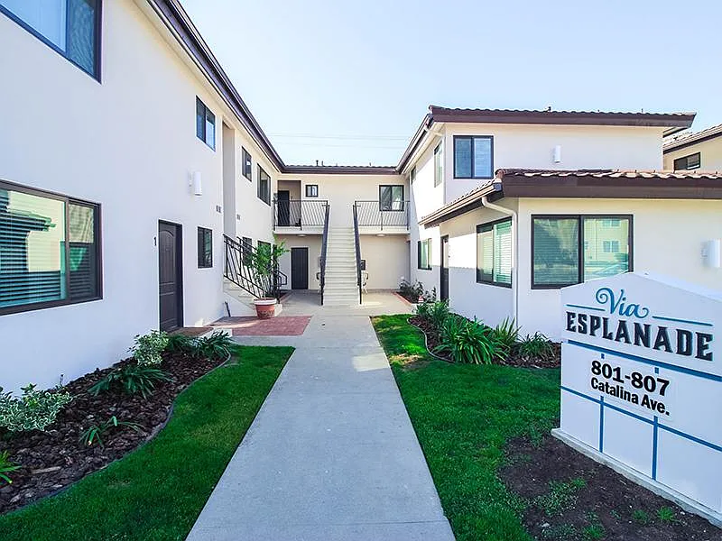 Via Esplanade Apartments Redondo Beach Exterior Courtyard Area
