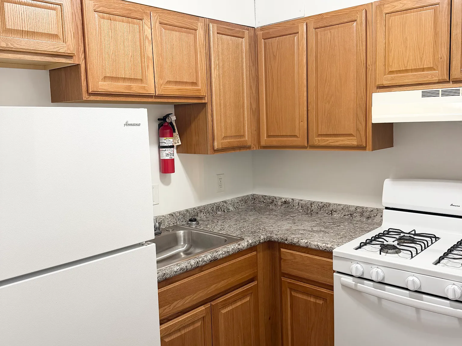 2 bed, 700 sqft, $975 — Photo 4