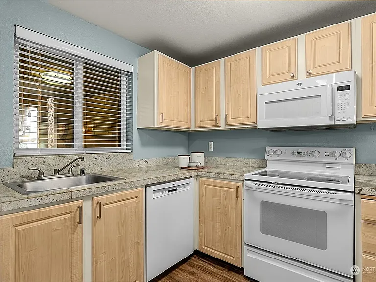 11103 NE 124th Ln #E118 — Photo 6