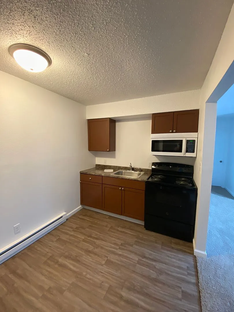 Crown Point Apartments — Photo 3