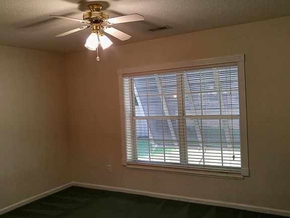 4th image of 773 Grove Park Cir
