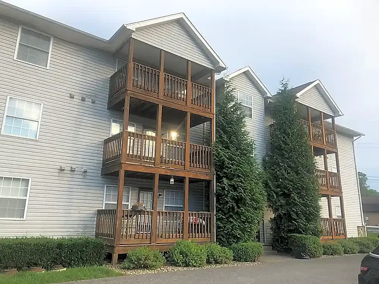 Hall Valley Apartments — Photo 7