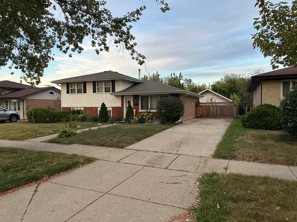 10501 Forest Ln, Chicago Ridge, IL 60415