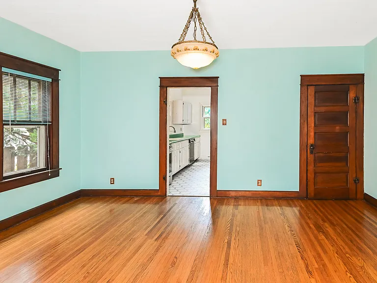 1403 S Walnut St — Photo 28