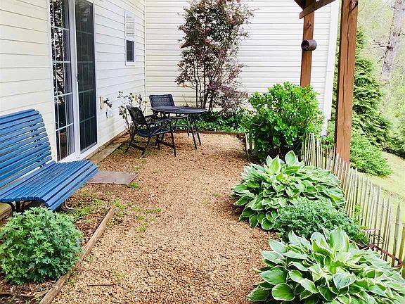 2nd image of 149 Alta Vista Dr
