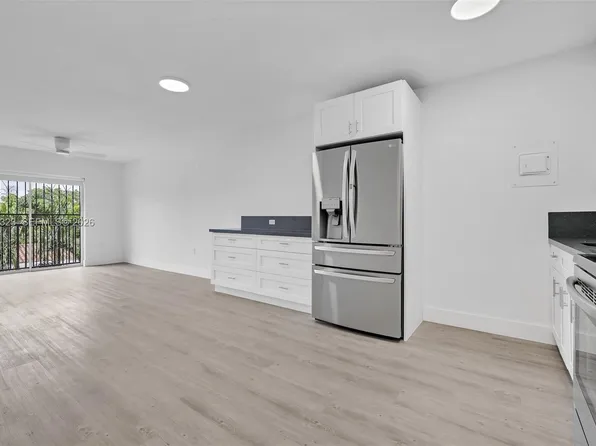 1530 SW 2nd St, Miami, FL