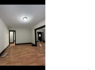 1611 Holyrood Rd, Cleveland, OH 44106