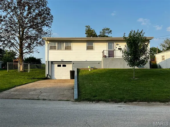 16 Wauneta Pl, Hannibal, MO 63401