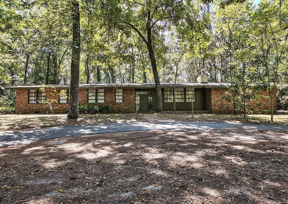1st image of 1207 Hickory Dr