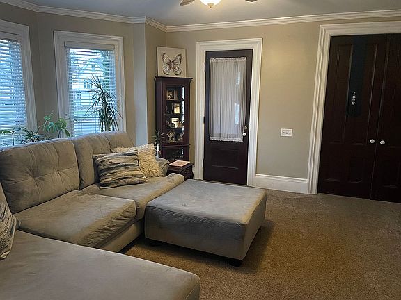 3rd image of 154 West Ave