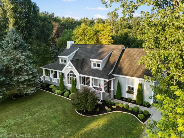 9079 Pierson Rd, Fowlerville, MI 48836