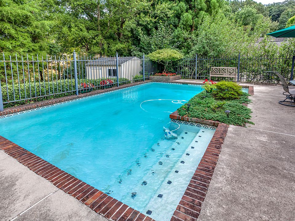 2nd image of 605 Scotswood Cir