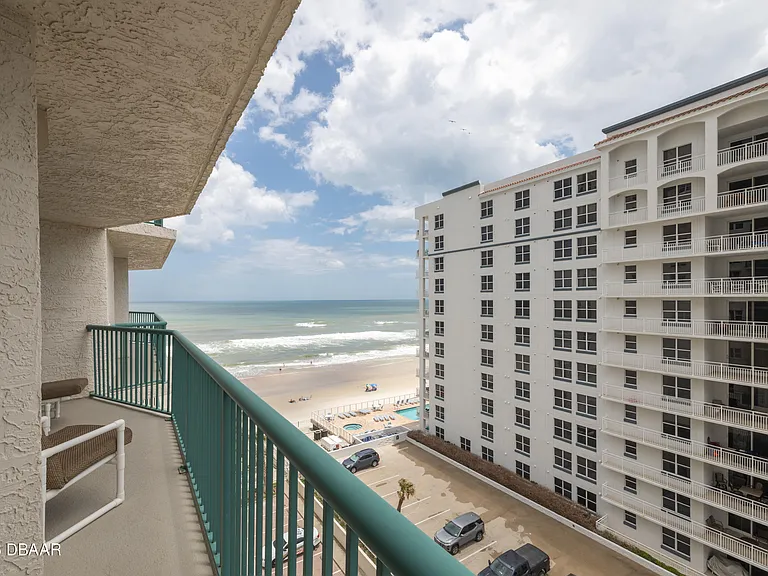 2055 Atlantic Ave #710 — Photo 32