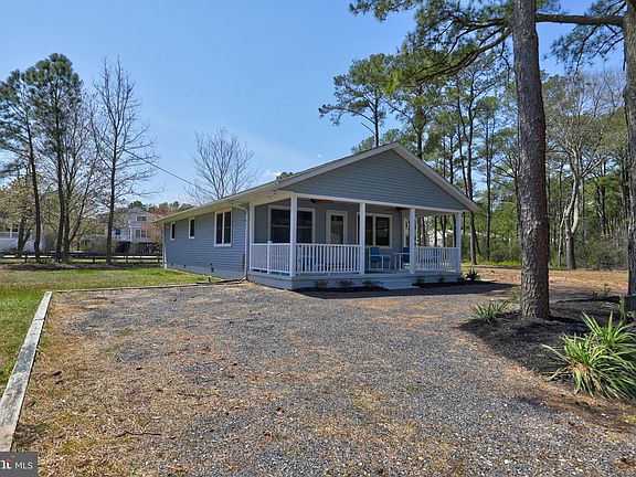 2nd image of 602 6th St