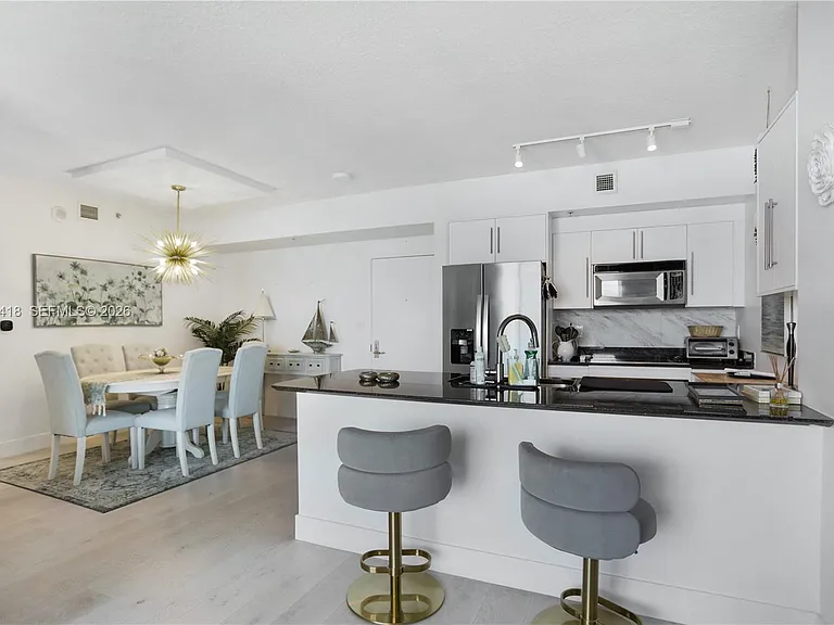 335 Biscayne Blvd #3808 — Photo 11