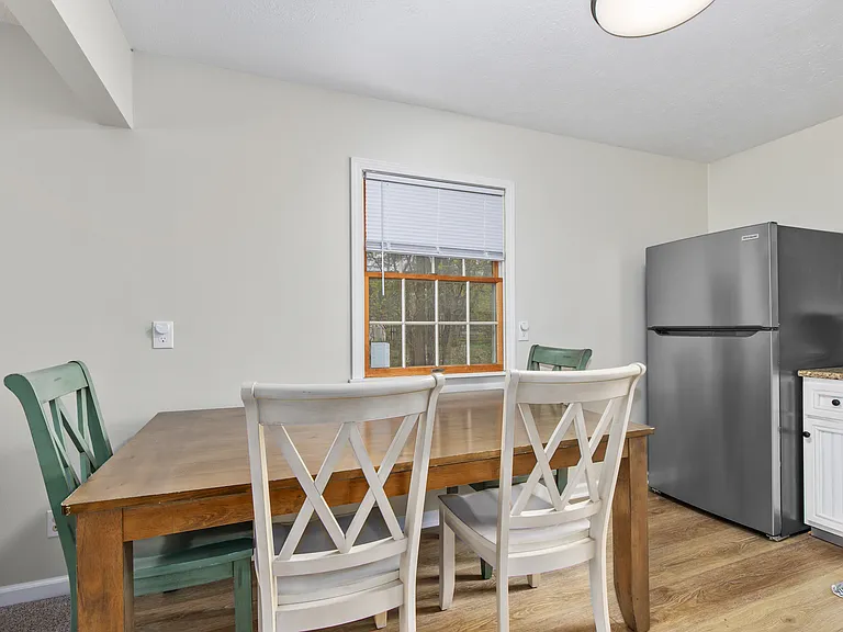 1644 Pennoyer Ave — Photo 10