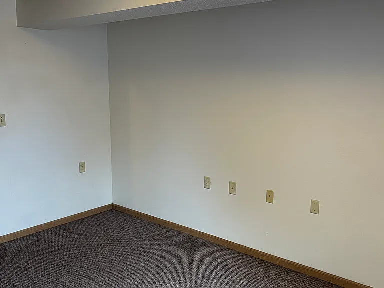 932 E Washington St #6 — Photo 11