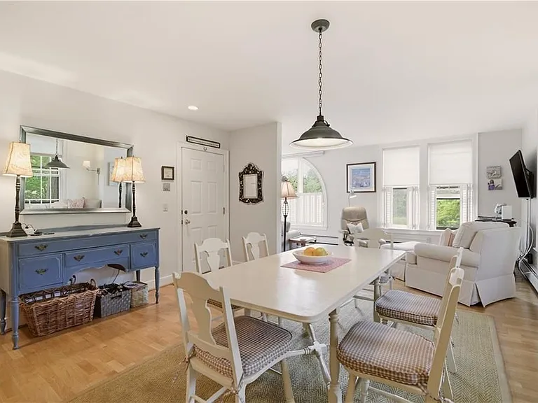 158 Narragansett Ave #I — Photo 4