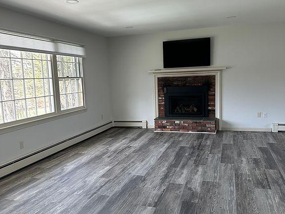 4th image of 38 Parkside Rd