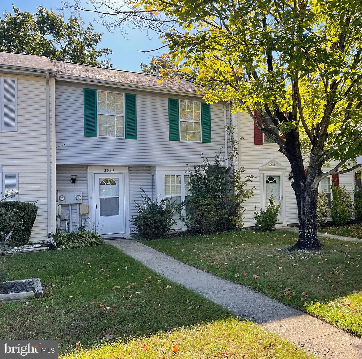 2027 Tanglewood Dr photo 1