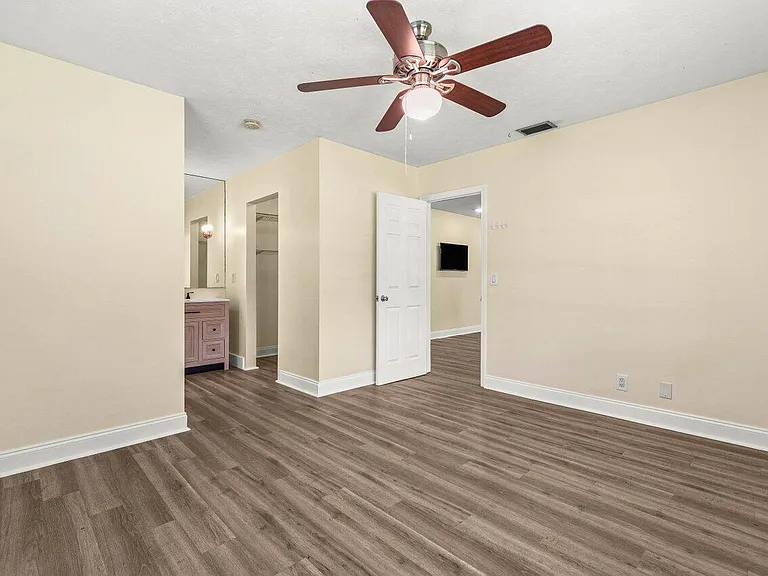 640 Jaeger Dr — Photo 11