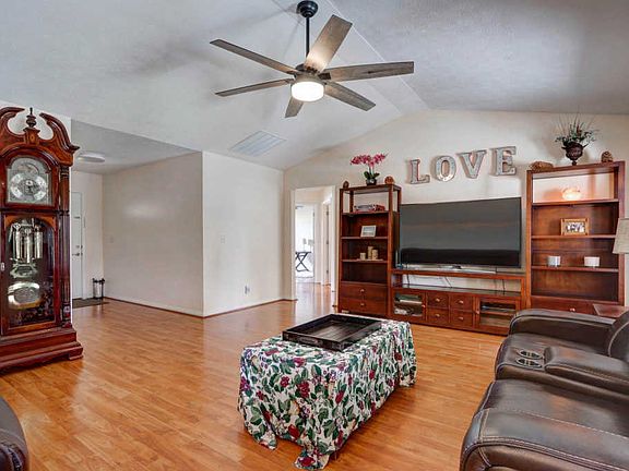 4th image of 4833 Penrose Dr