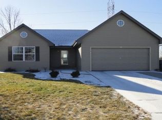 627 E Randy Rd, Oak Creek, WI 53154