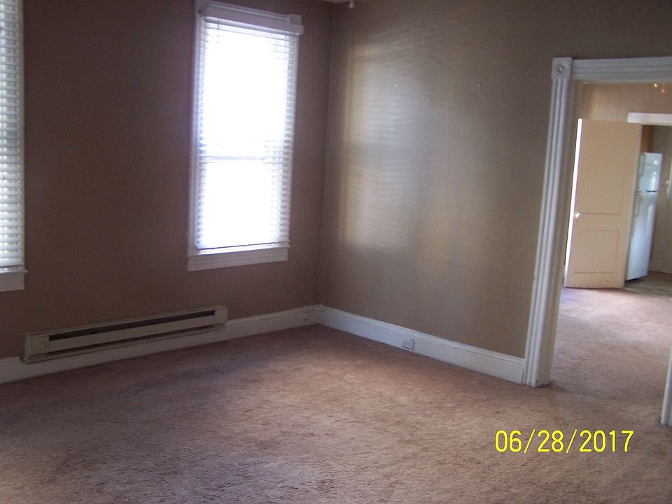 2nd image of 25 Murray Ave APT 1