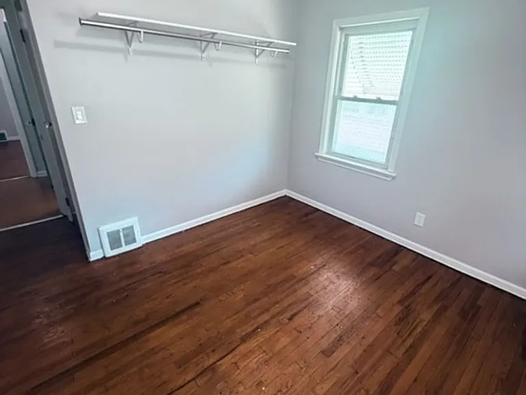 11215 Langton Ave — Photo 13