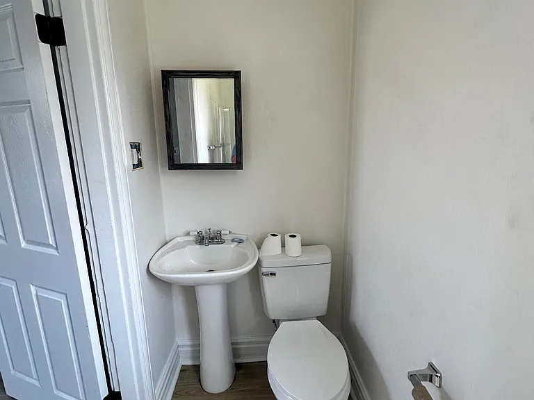 684 Williams Ave — Photo 10
