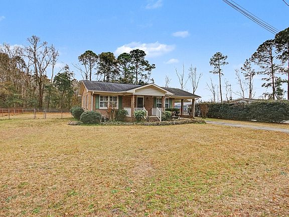 5th image of 2713 Rion St.