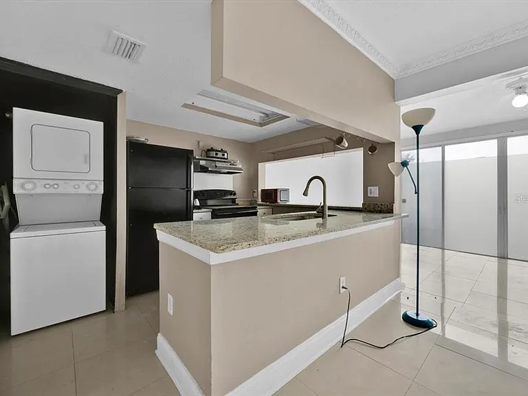 352 Caribbean Dr #MAIN — Photo 3
