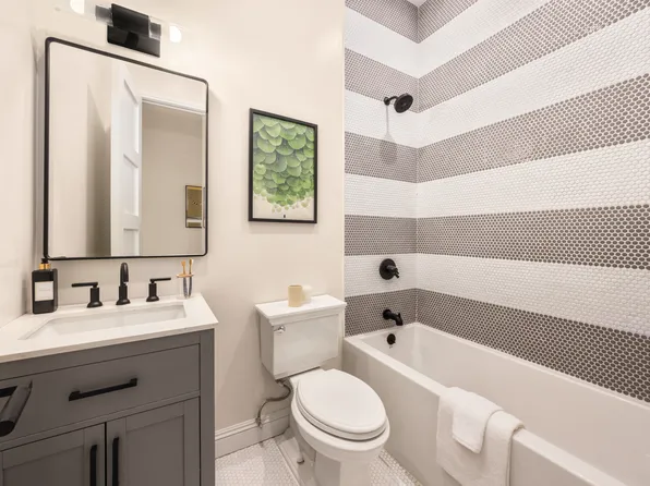 378 Eight Street image 12 of 15