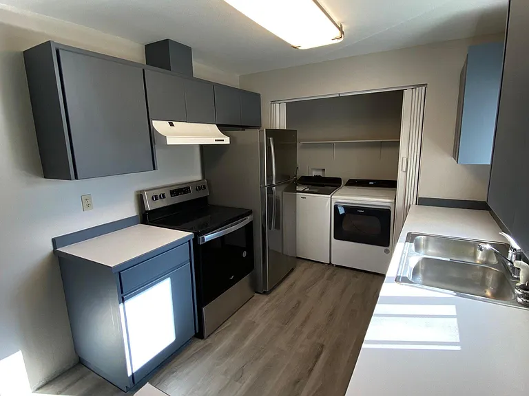 506 N Sampson St — Photo 8