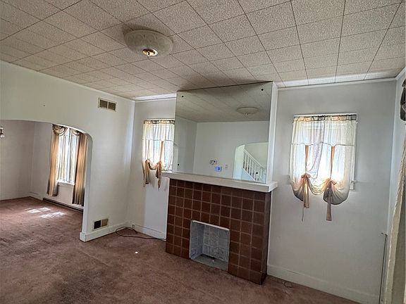 4th image of 812 Oakmont Ave