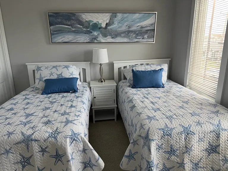 2290 Ocean Dr #C — Photo 4