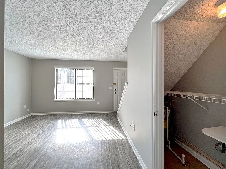1870 Avenue Q SW — Photo 4