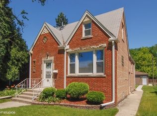 9442 Jackson Ave, Brookfield, IL 60513