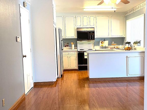 5th image of 610 Glenwood Pl