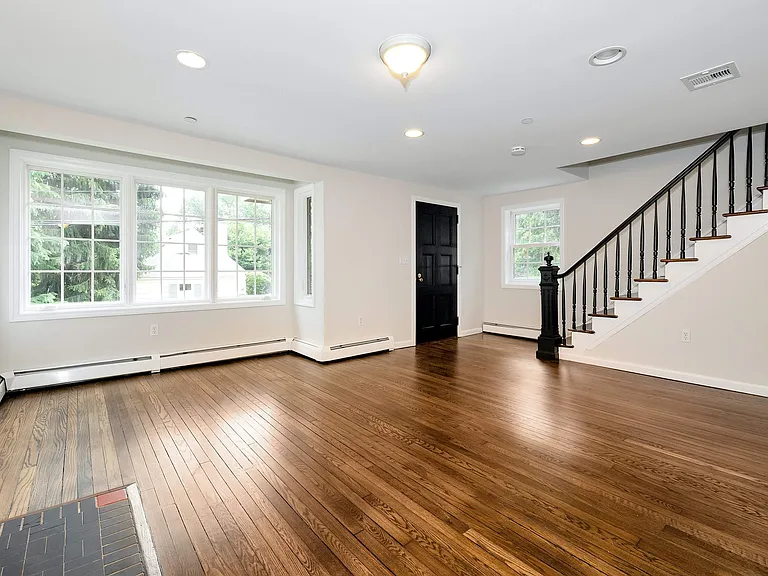 181 Washington St — Photo 14