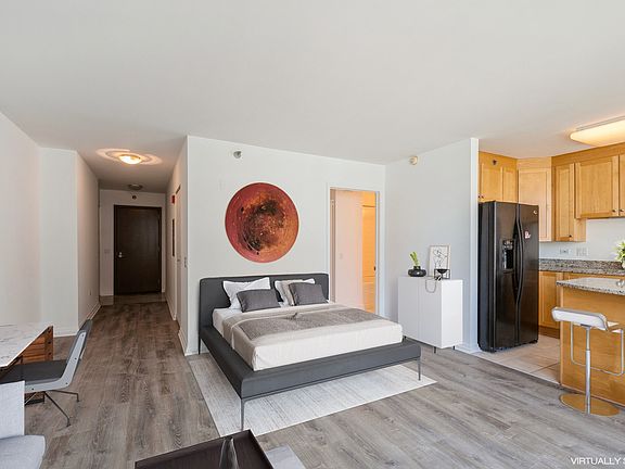5th image of 33 W Ontario St #18D