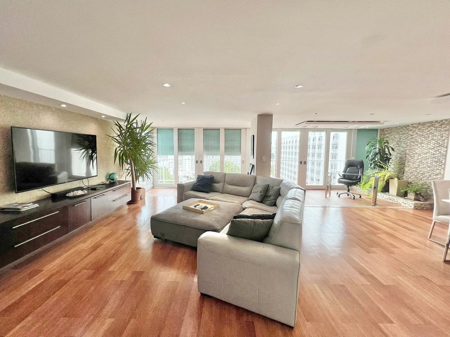 1 bed, 1500 sqft, $5,000 — Photo 1