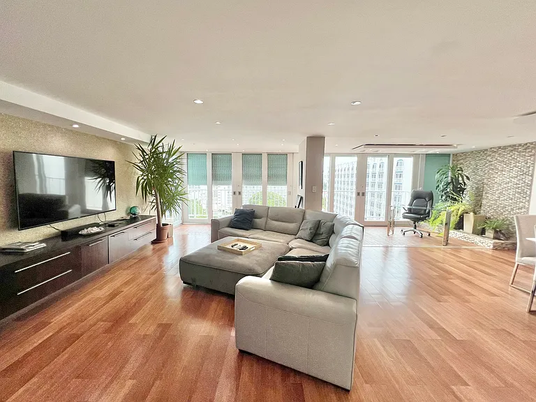 5869 Avenue Isla Verde — Photo 1